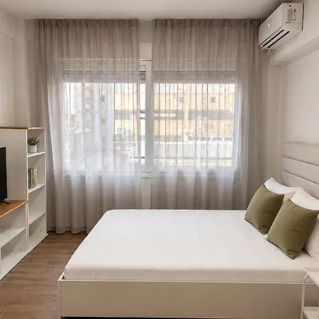 Apartment Big With Kitchen Near Ladadika *